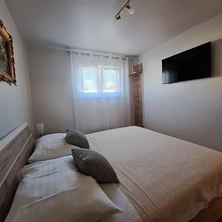 Aenona Apartman